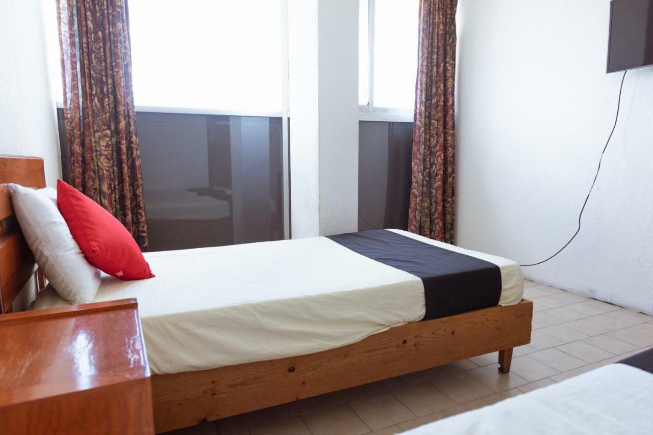 Oyo Hotel Italia Aguascalientes Buitenkant foto